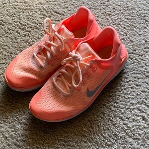 Nike Women's kids grade school size 5.5 Coral pink running Athletic Shoes GUC!